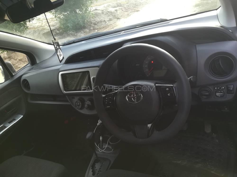Toyota Vitz 2015 for Sale in Bahawalnagar Image-1