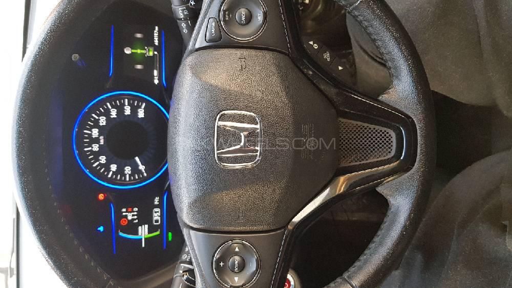 Honda Vezel 2013 for Sale in Rawalpindi Honda Vezel 2013 for Sale in Rawalpindi Image-5