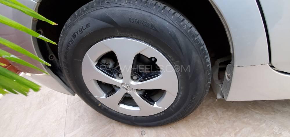 Toyota Prius 2014 for Sale in Karachi Toyota Prius 2014 for Sale in Karachi Image-9