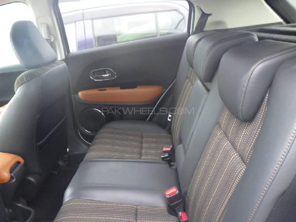 Honda Vezel 2014 for Sale in Karachi Honda Vezel 2014 for Sale in Karachi Image-4