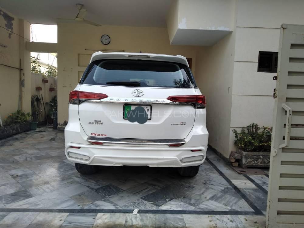 Toyota Fortuner 2017 for Sale in Lahore Toyota Fortuner 2017 for Sale in Lahore Image-5