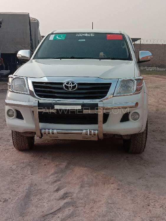 Toyota Hilux 2014 for Sale in Pak pattan sharif Image-1