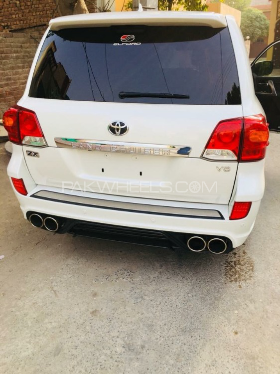 Toyota Land Cruiser - 2012  Toyota Land Cruiser - 2012  Image-4