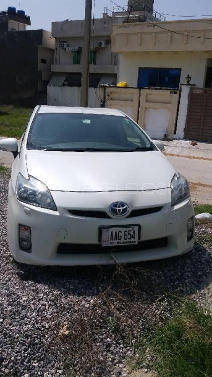 Toyota Prius 2011 for Sale in Nowshera cantt Image-1