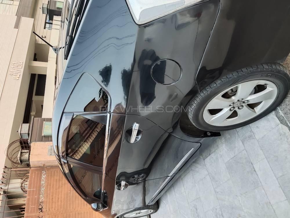 Toyota Prius 2010 for Sale in Lahore Toyota Prius 2010 for Sale in Lahore Image-5