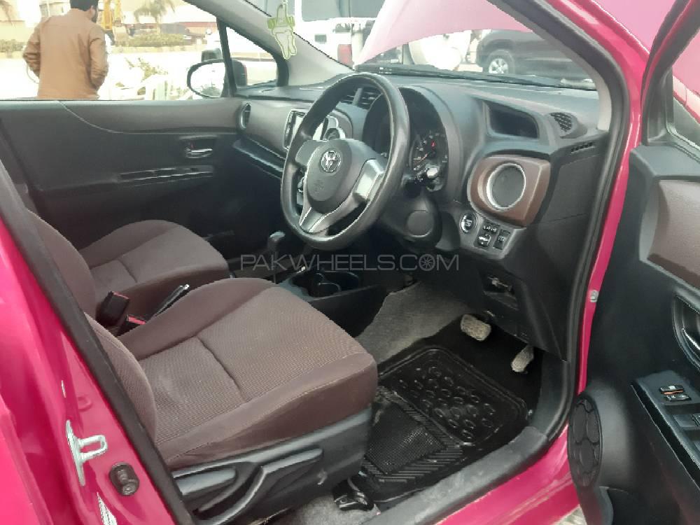 Toyota Vitz 2011 for Sale in Peshawar Toyota Vitz 2011 for Sale in Peshawar Image-4