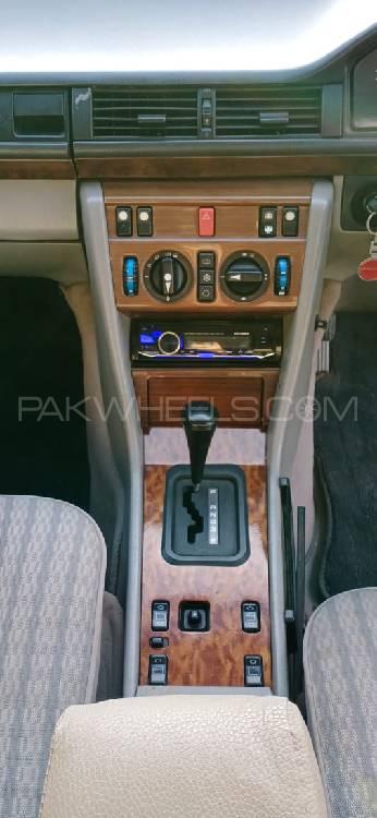Mercedes Benz E Class 1991 for Sale in Lahore Image-1