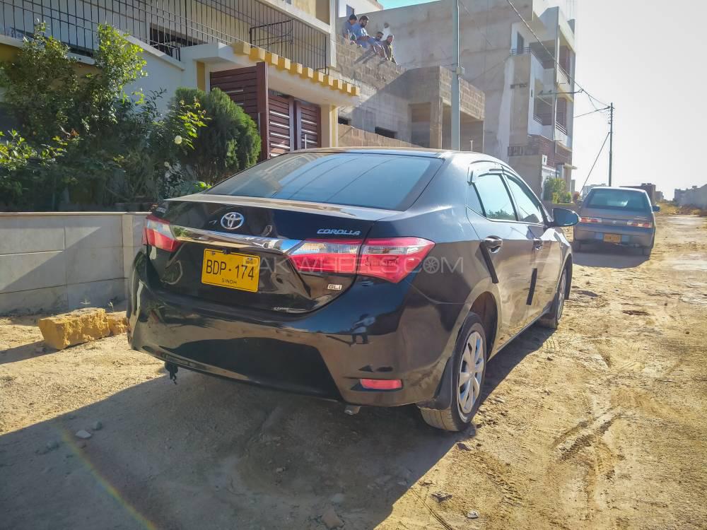 Toyota Corolla 2015 for Sale in Karachi Image-1