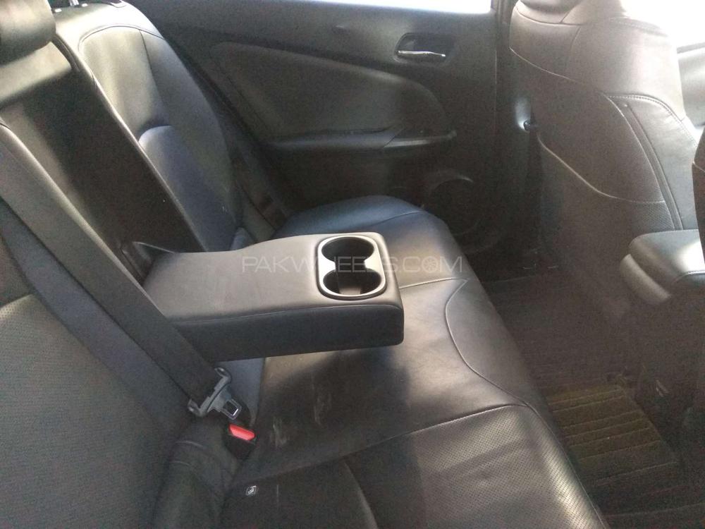 Toyota Prius 2016 for Sale in Karachi Toyota Prius 2016 for Sale in Karachi Image-5