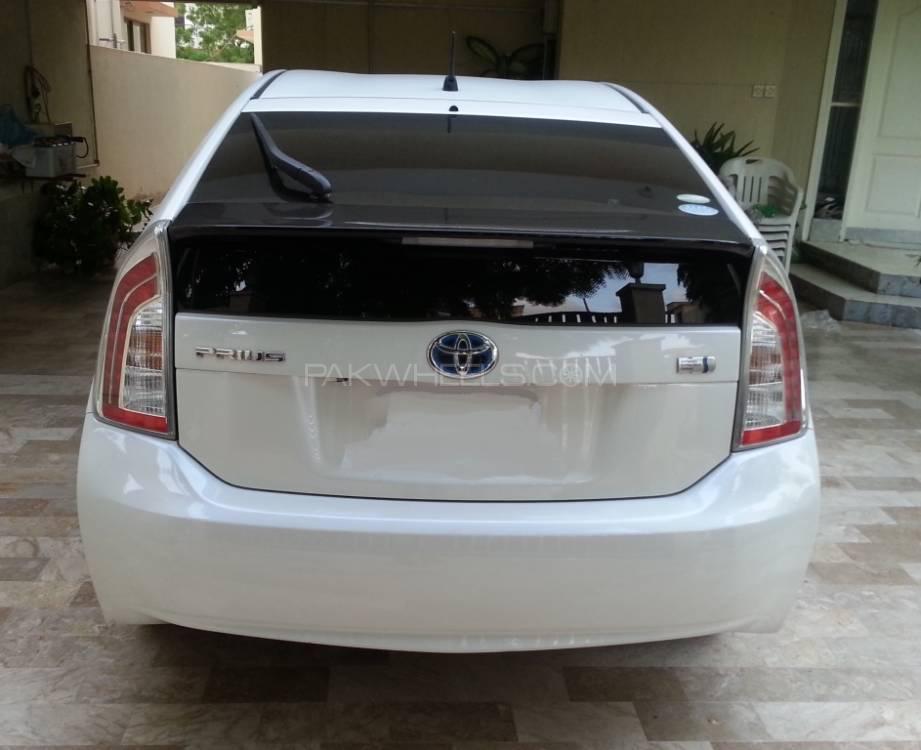 Toyota Prius 2012 for Sale in Karachi Toyota Prius 2012 for Sale in Karachi Image-2
