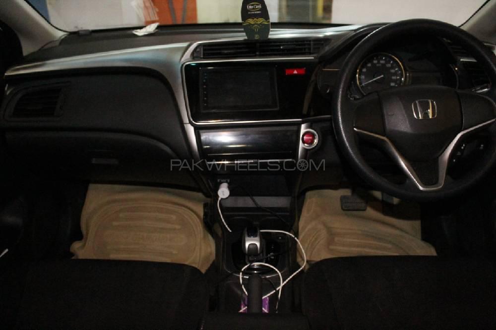 Honda Grace Hybrid 2015 for Sale in Peshawar Honda Grace Hybrid 2015 for Sale in Peshawar Image-8
