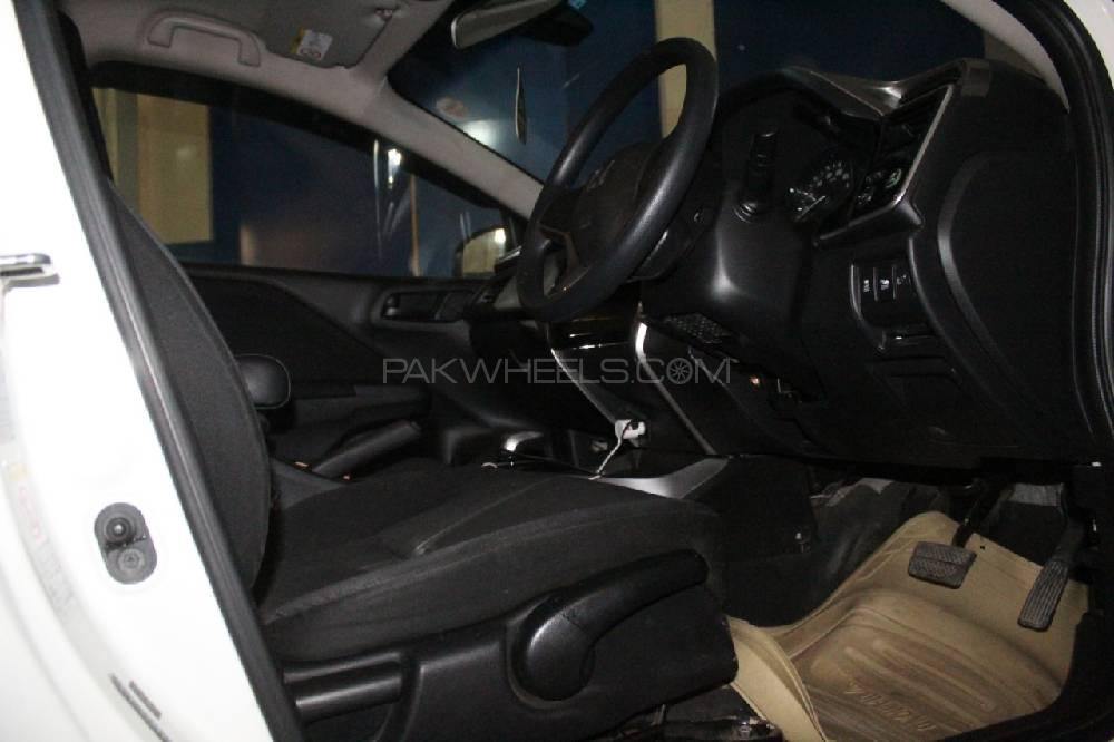 Honda Grace Hybrid 2015 for Sale in Peshawar Honda Grace Hybrid 2015 for Sale in Peshawar Image-7