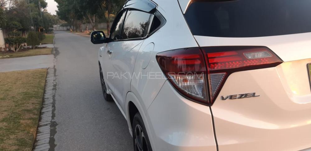Honda Vezel 2015 for Sale in Multan Honda Vezel 2015 for Sale in Multan Image-21