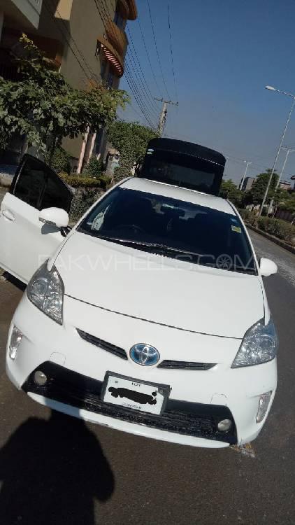 Toyota Prius 2012 for Sale in Peshawar Image-1