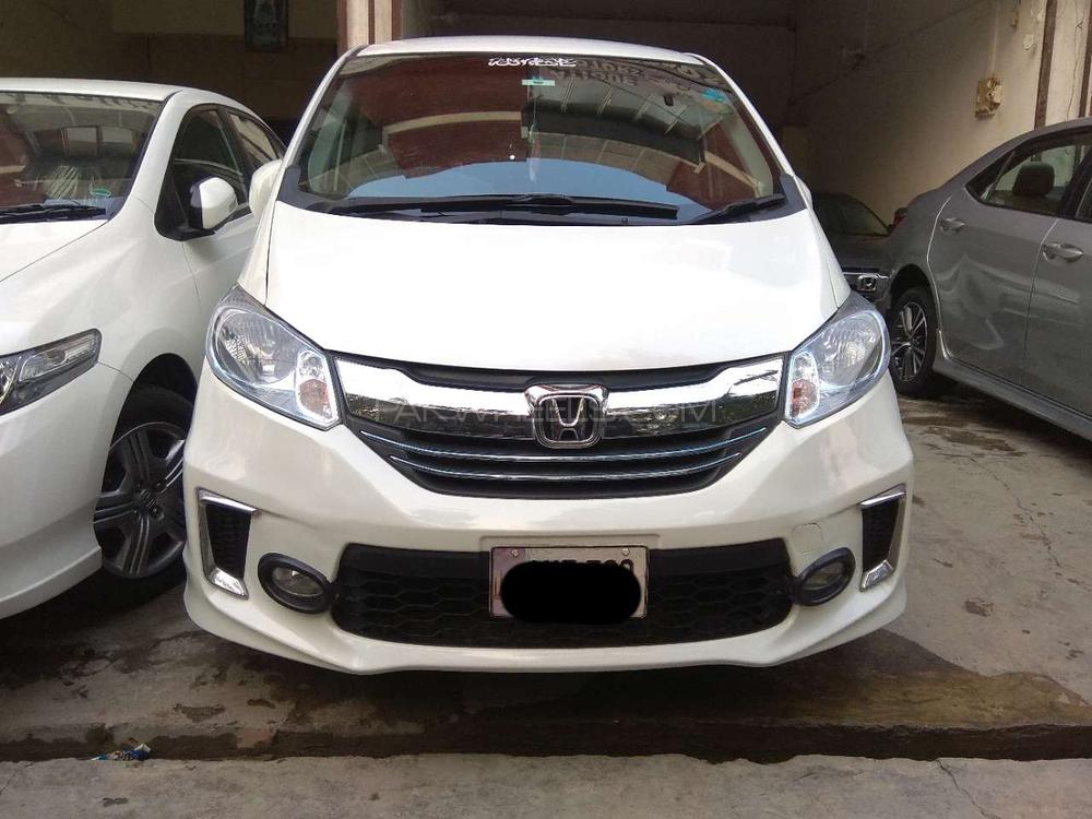 Honda Freed 2013 for Sale in Lahore Image-1