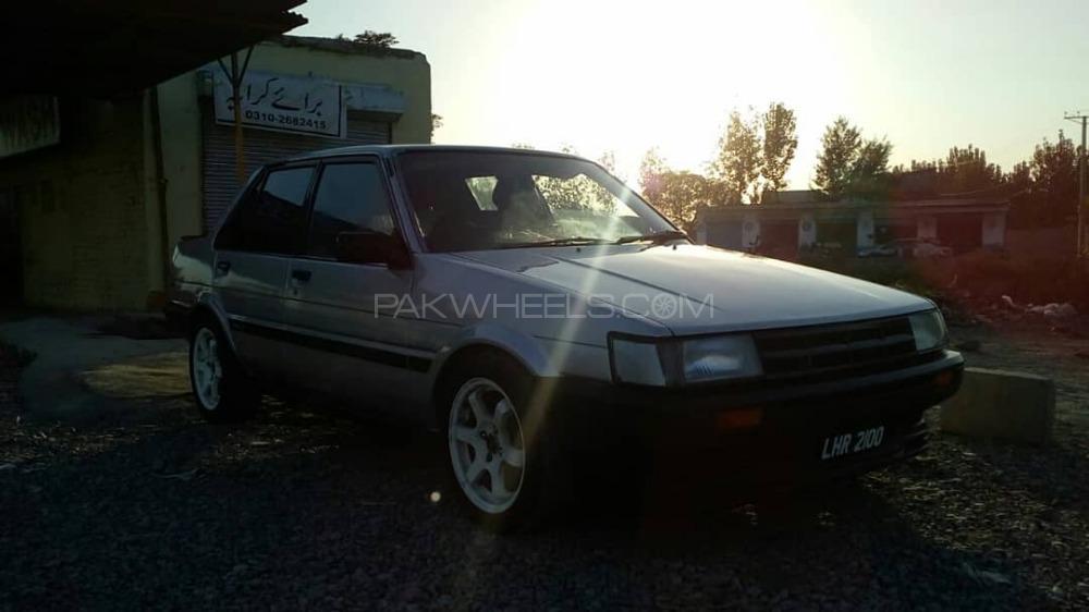 Toyota Corolla - 1985  Toyota Corolla - 1985  Image-4