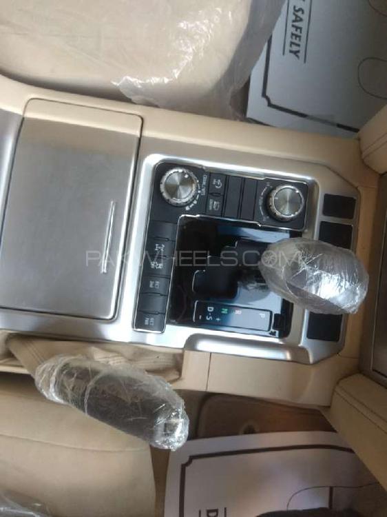 Toyota Land Cruiser 2017 for Sale in Karachi Toyota Land Cruiser 2017 for Sale in Karachi Image-11