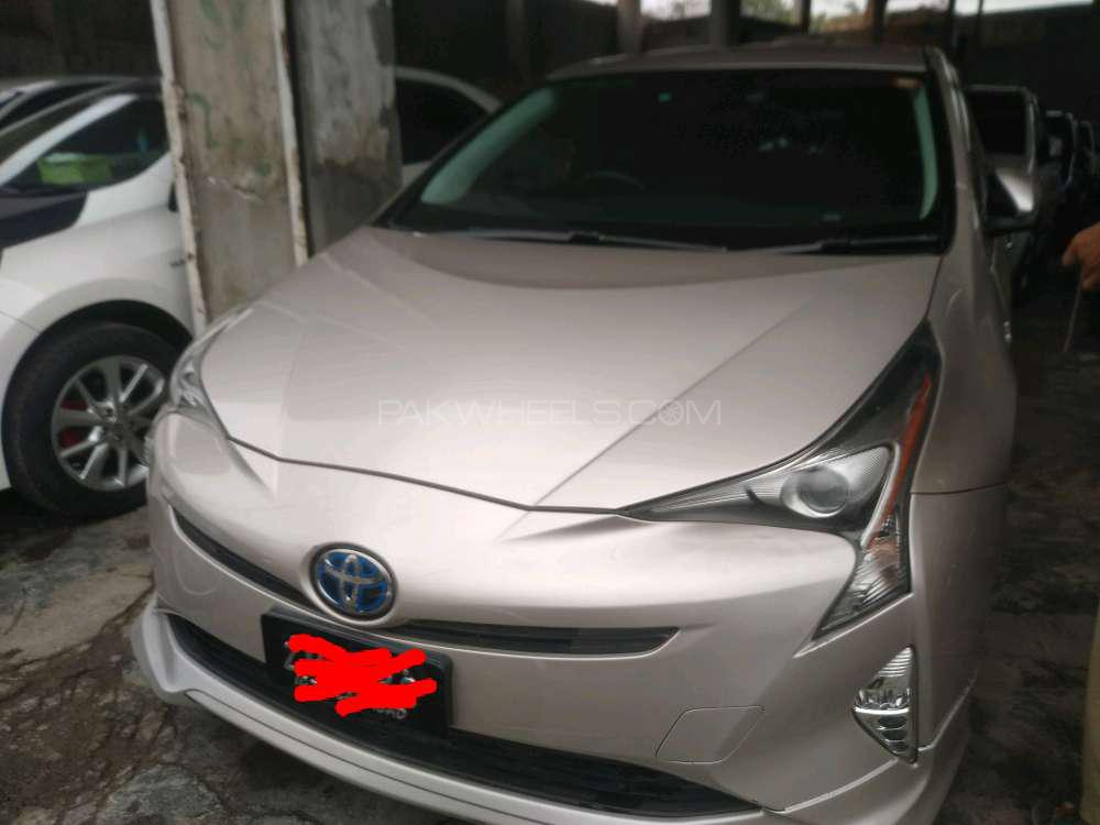 Toyota Prius Alpha 2015 for Sale in Multan Image-1