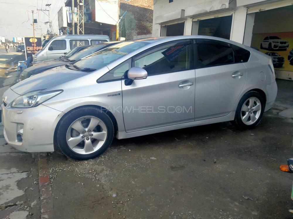 Toyota Prius 2010 for Sale in Jhelum Toyota Prius 2010 for Sale in Jhelum Image-5