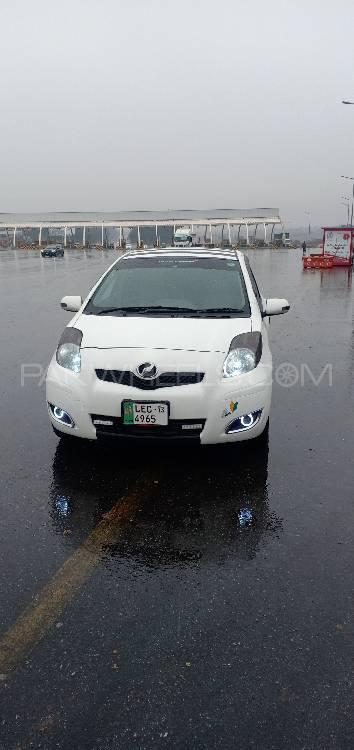 Toyota Vitz 2010 for Sale in Jhang Image-1