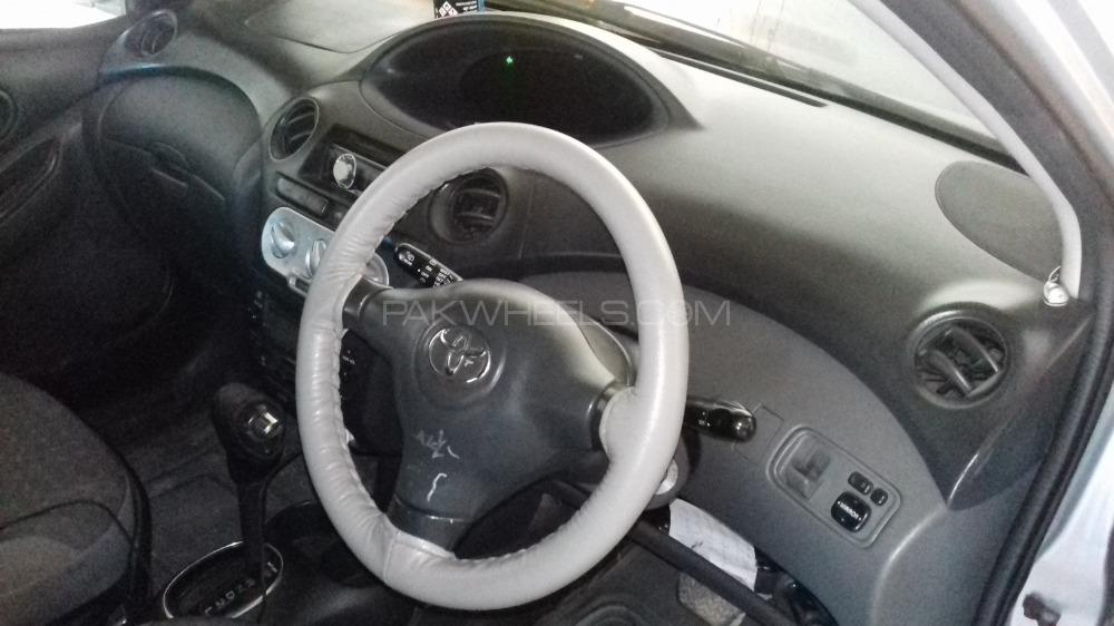 Toyota Vitz 2004 for Sale in Kohat Image-1