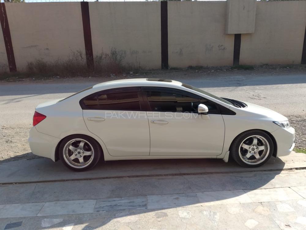 Honda Civic - 2014  Honda Civic - 2014  Image-2