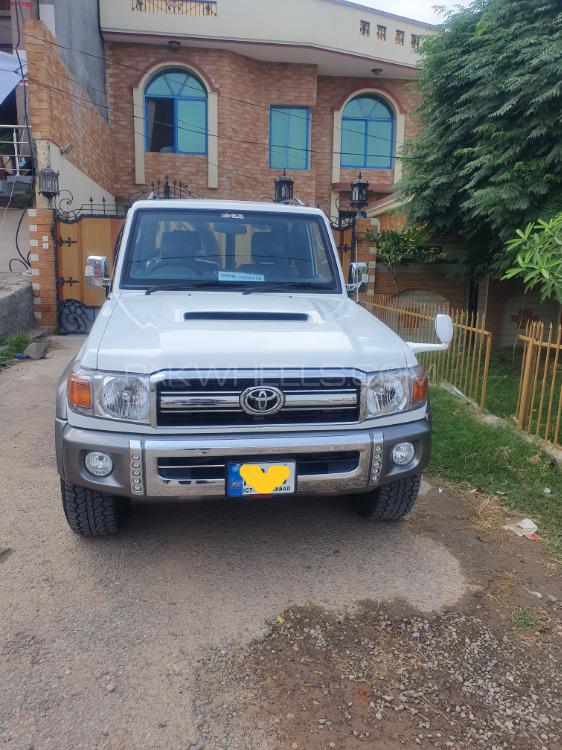 Toyota Land Cruiser 1990 for Sale in Fateh Jang Image-1