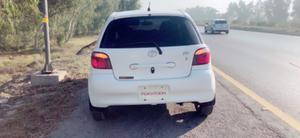 Toyota Vitz - 2000