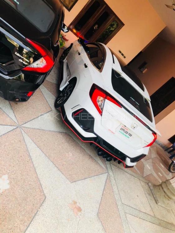 Honda Civic - 2017  Honda Civic - 2017  Image-2