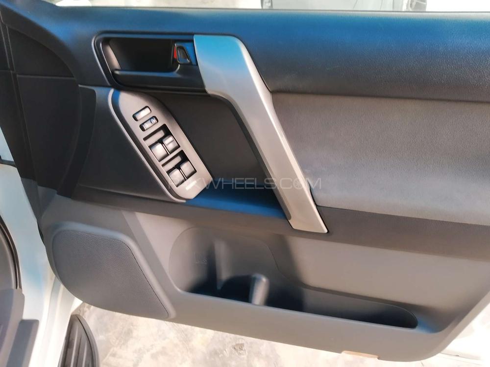 Toyota Prado 2012 for Sale in Lahore Toyota Prado 2012 for Sale in Lahore Image-9