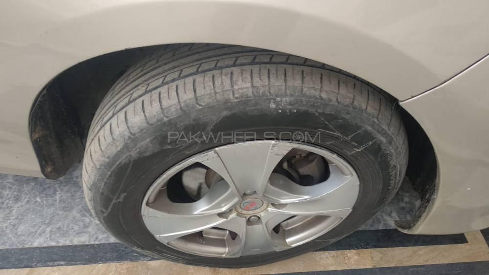 Toyota Vitz - 2012  Toyota Vitz - 2012  Image-6