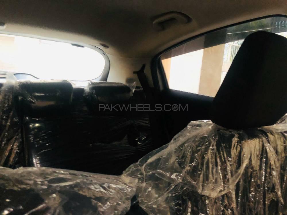 Honda Vezel 2014 for Sale in Lahore Honda Vezel 2014 for Sale in Lahore Image-10