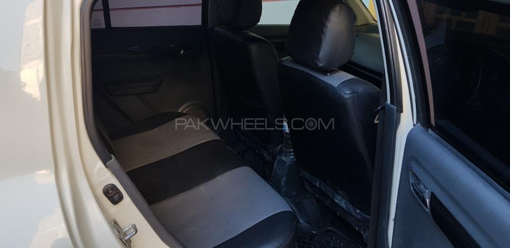 Suzuki Swift - 2014  Suzuki Swift - 2014  Image-3