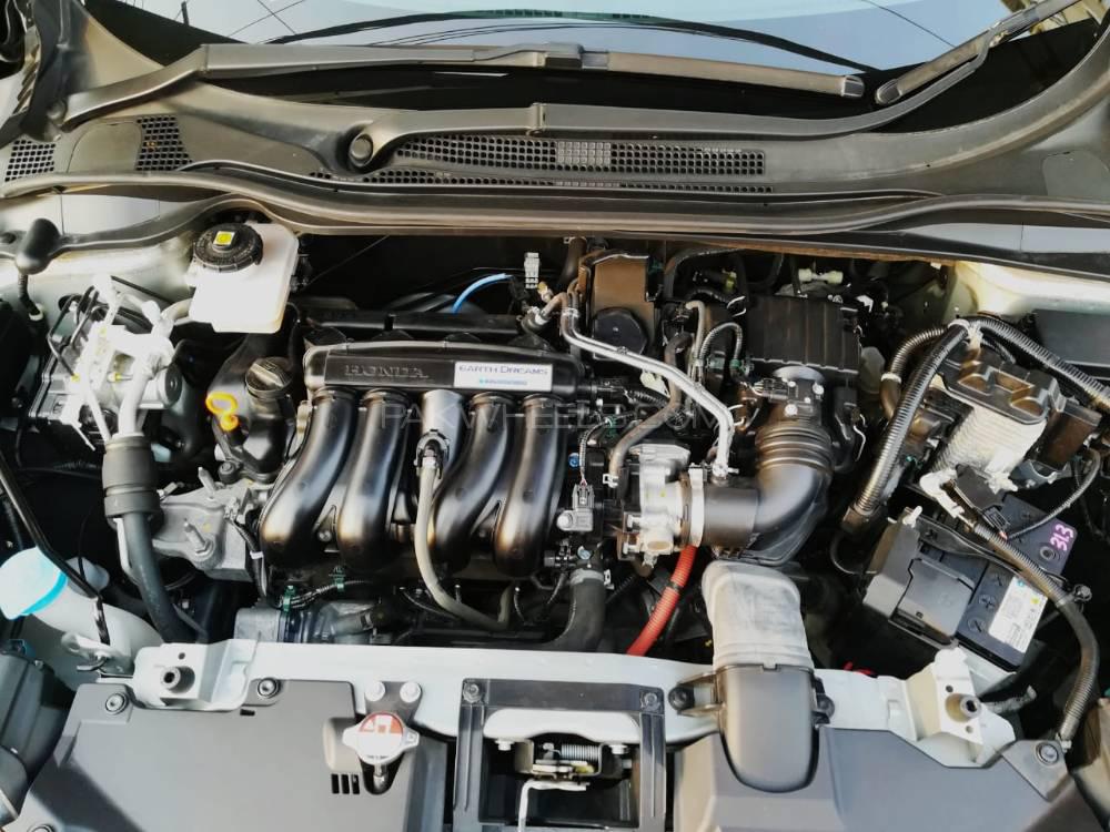Honda Vezel 2014 for Sale in Lahore Honda Vezel 2014 for Sale in Lahore Image-12