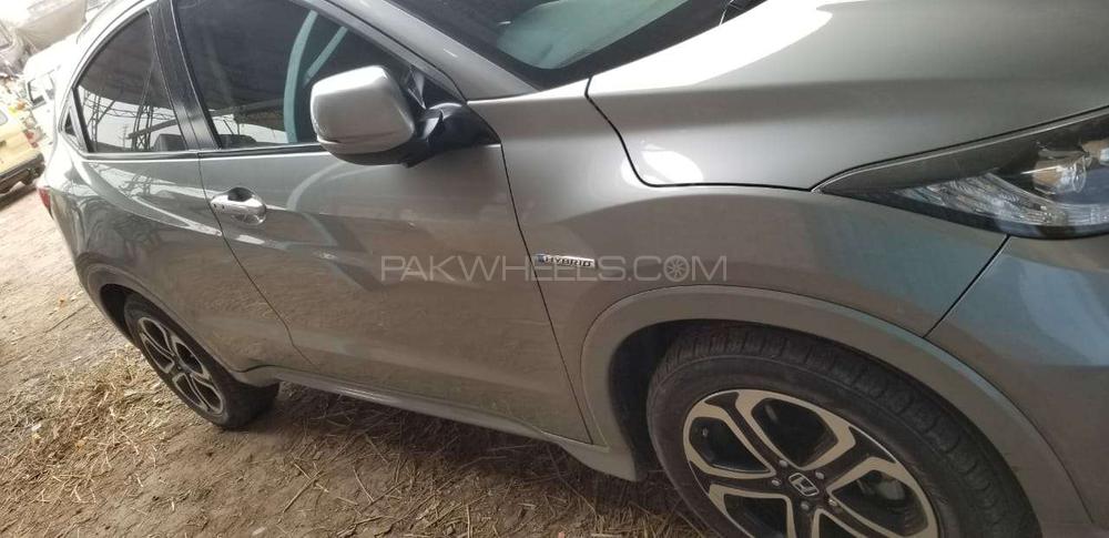 Honda Vezel 2015 for Sale in Peshawar Honda Vezel 2015 for Sale in Peshawar Image-3