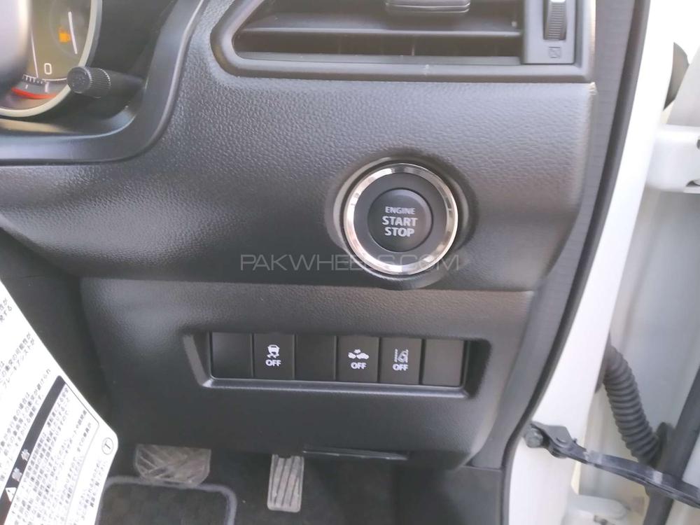 Suzuki Swift 2017 for Sale in Lahore Suzuki Swift 2017 for Sale in Lahore Image-9