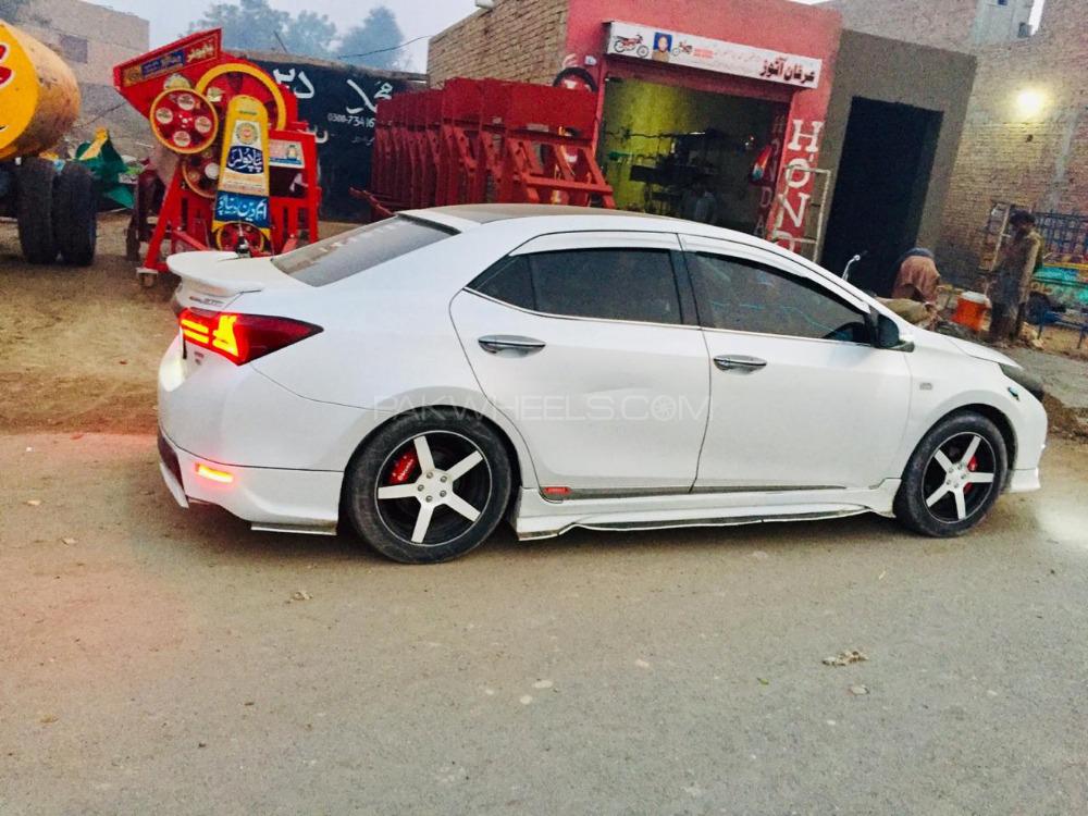 Toyota Corolla - 2017  Toyota Corolla - 2017  Image-2