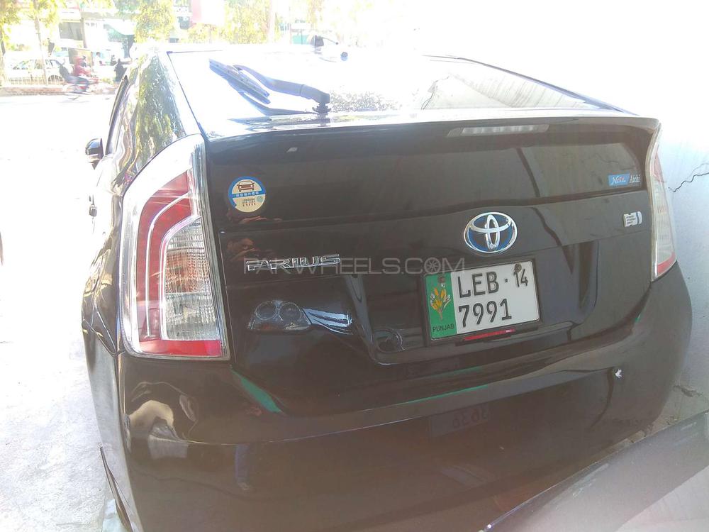 Toyota Prius 2012 for Sale in Lahore Toyota Prius 2012 for Sale in Lahore Image-11