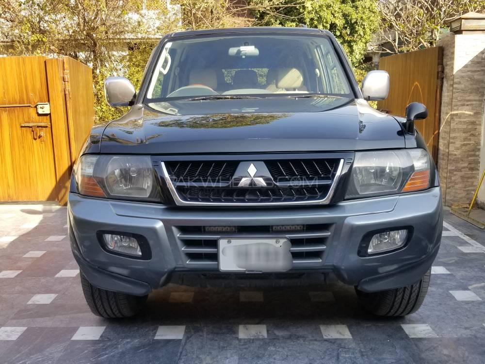 Mitsubishi Pajero 2004 for Sale in Lahore Mitsubishi Pajero 2004 for Sale in Lahore Image-3