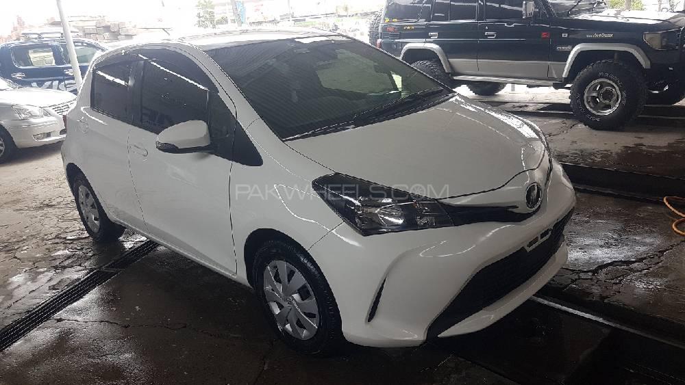 Toyota Vitz 2016 for Sale in Peshawar Image-1