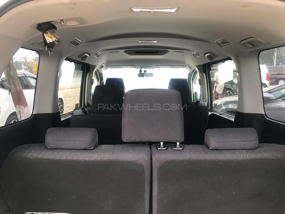 Toyota Voxy 2014 for Sale in Gujranwala Toyota Voxy 2014 for Sale in Gujranwala Image-11