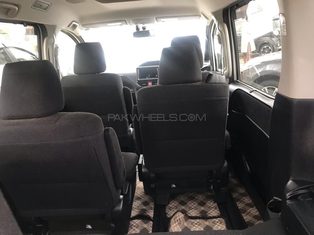 Toyota Voxy 2014 for Sale in Gujranwala Toyota Voxy 2014 for Sale in Gujranwala Image-12