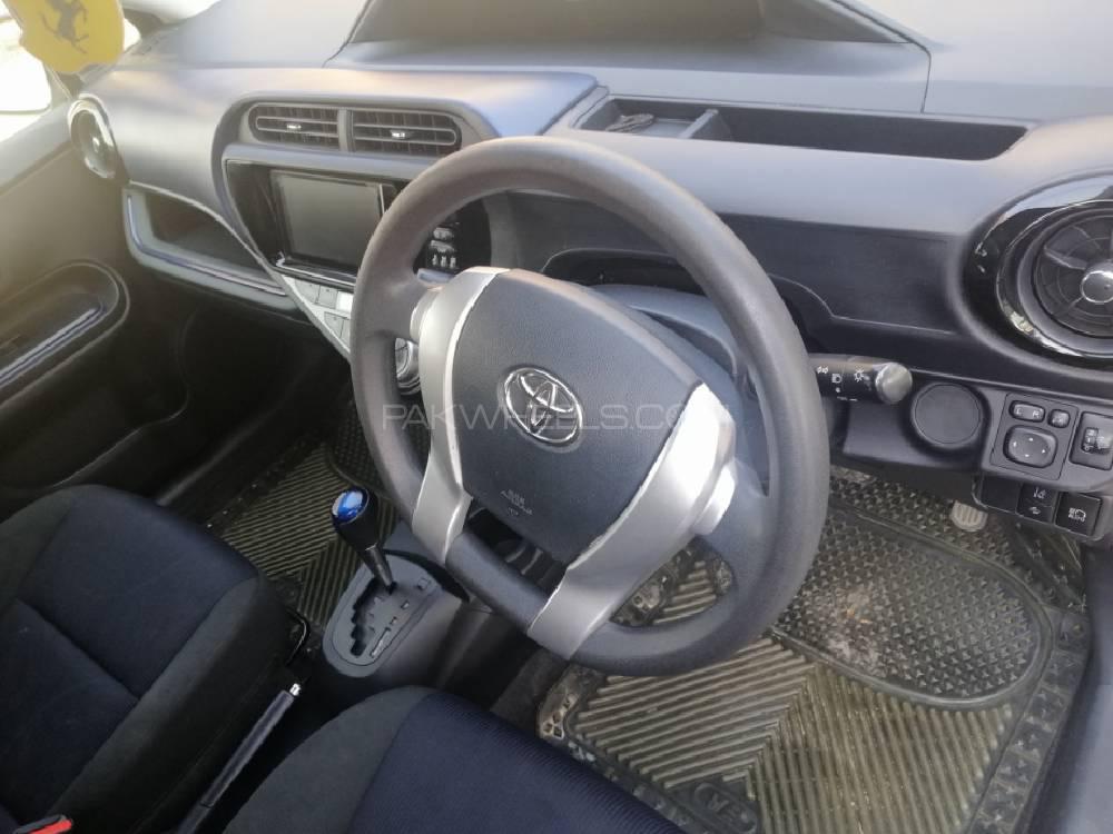 Toyota Aqua 2016 for Sale in Peshawar Toyota Aqua 2016 for Sale in Peshawar Image-9