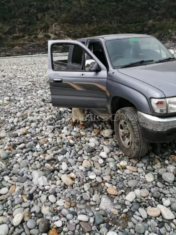 Toyota Hilux 2000 for Sale in Mansehra Toyota Hilux 2000 for Sale in Mansehra Image-2