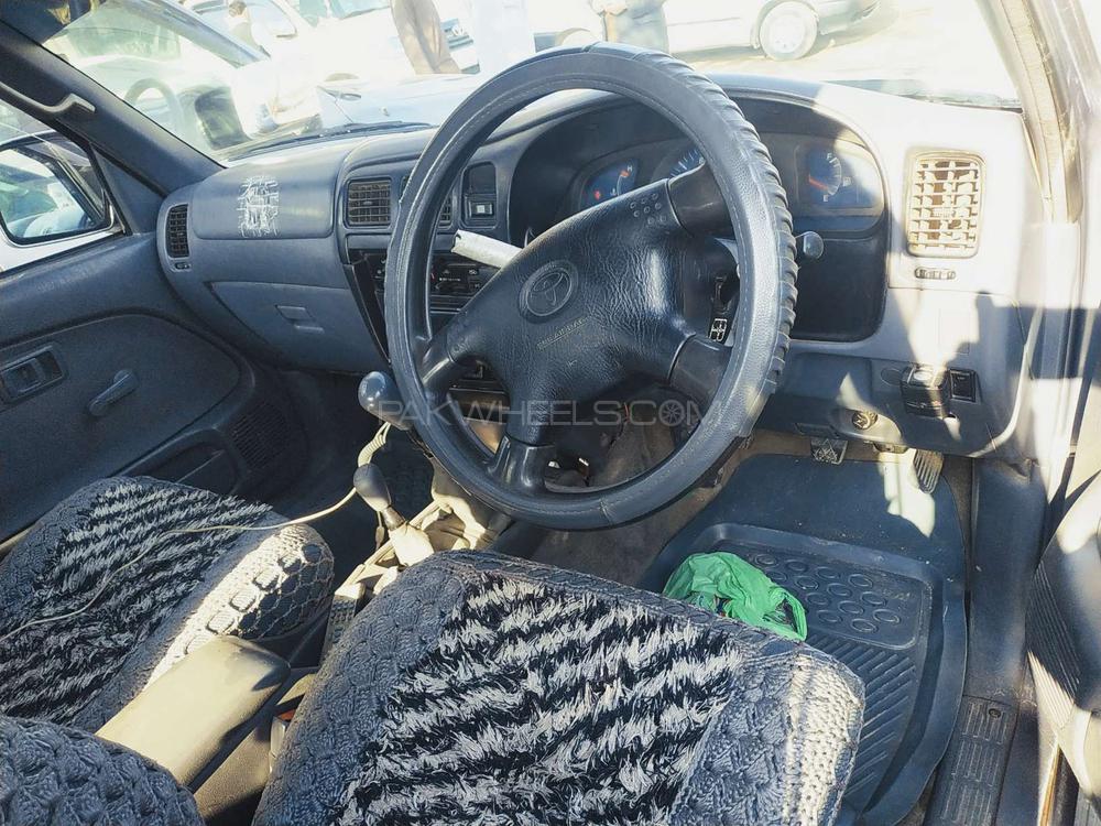 Toyota Hilux 2001 for Sale in Islamabad Toyota Hilux 2001 for Sale in Islamabad Image-6