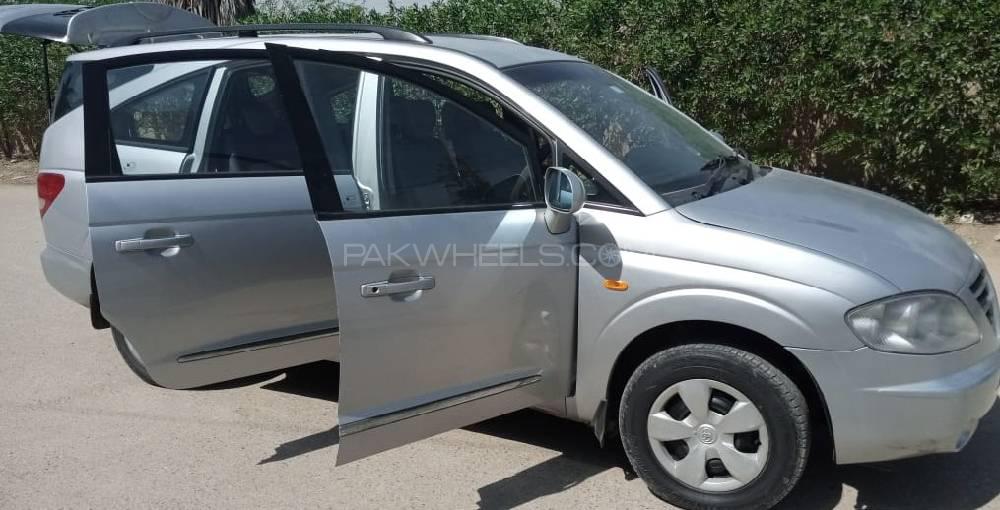 SsangYong Stavic 2005 for Sale in Karachi Image-1