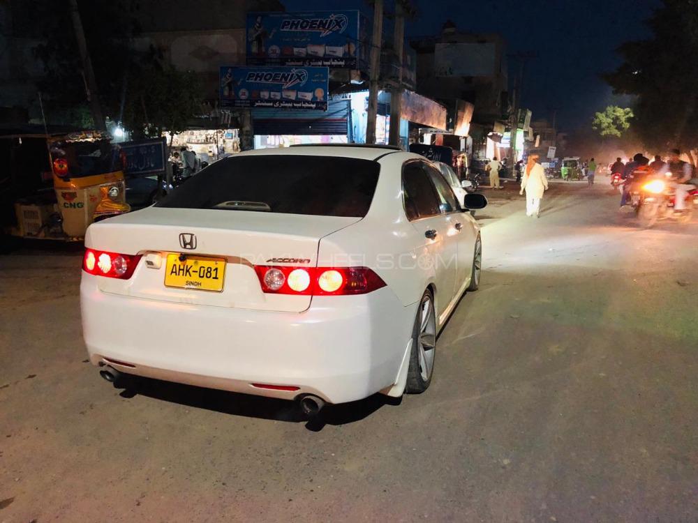 Honda Accord - 2004  Honda Accord - 2004  Image-3