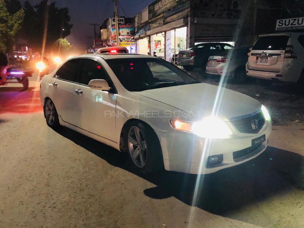 Honda Accord - 2004  Honda Accord - 2004  Image-4