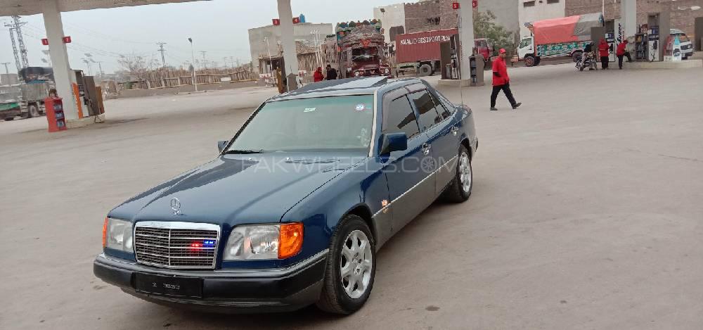 Mercedes Benz E Class 1989 for Sale in Peshawar Image-1