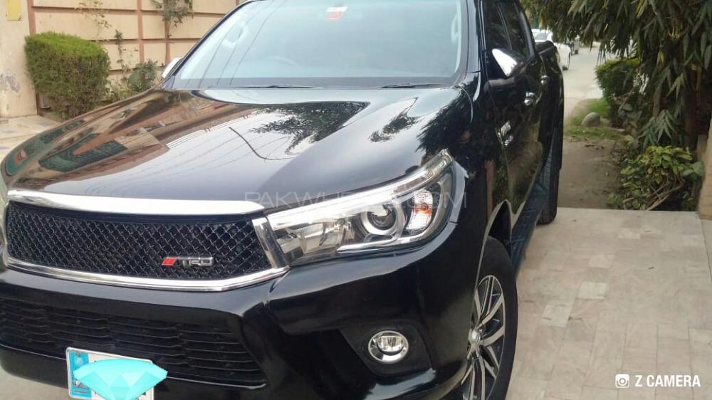 Toyota Hilux 2018 for Sale in Lahore Toyota Hilux 2018 for Sale in Lahore Image-3